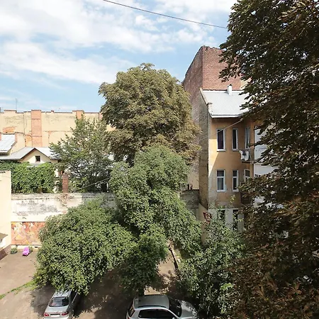 Doroshenka 29 Lviv